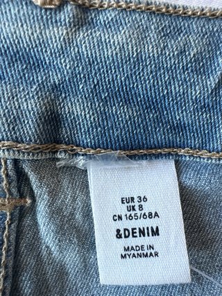 Falda tejana vaquera desgastada nueva. Talla 38