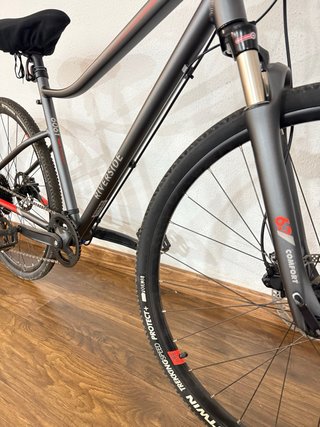 Bicicleta B’Twin Riverside 500 + casco.
