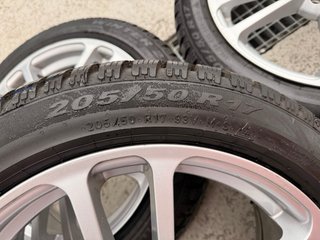 Llantas 17” con neumáticos nuevos VAG