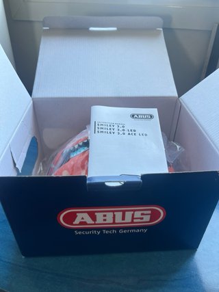 Casco Infantil Abus Naranja Monstruos