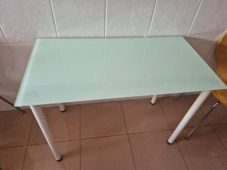 Mesa auxiliar cristal y metal