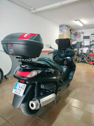 Yamaha Majesty 400 2006 Negra