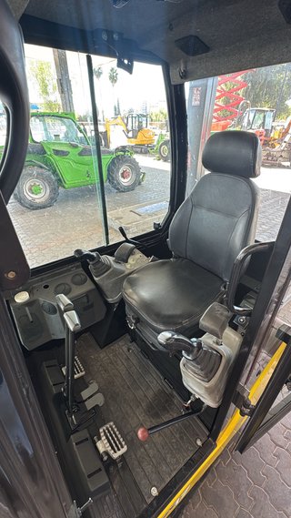 MINI EXCAVADORA YANMAR SV 17