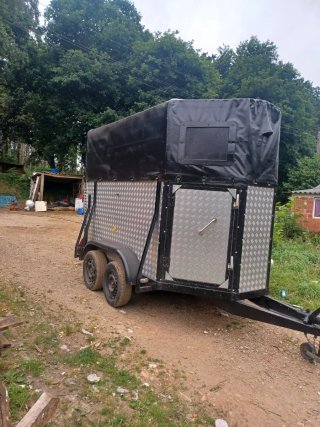 Remolque para 2 caballos