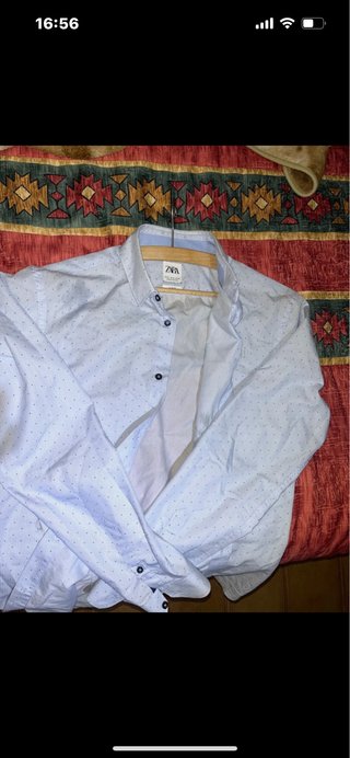 Camisa Zara azul con puntos