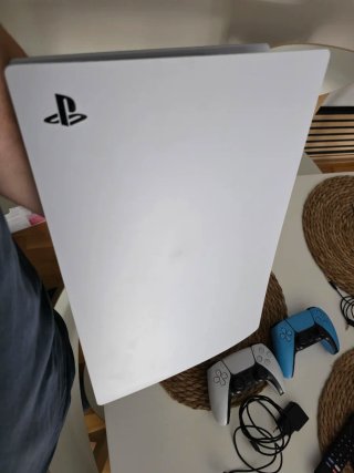 PS5 lector + 2 mandos + FIFA