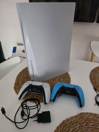 PS5 lector + 2 mandos + FIFA