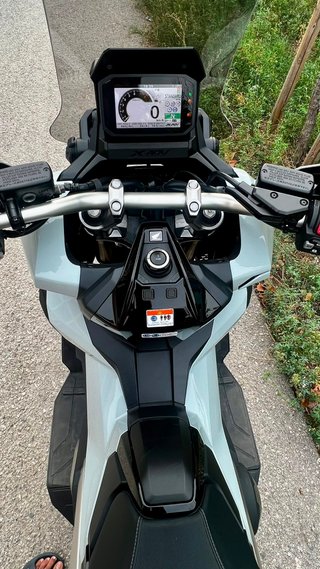 HONDA X-ADV 750 Jul 24. 8.000kms  Impecable