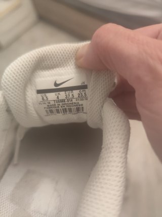 Zapatillas Nike grises y blancas talla 37.5