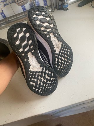Zapatillas Nike grises y blancas buen estado,