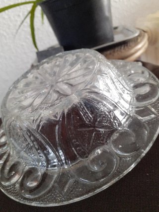 Cuenco de cristal labrado antiguo