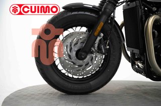 TRIUMPH BONNEVILLE BOBBER