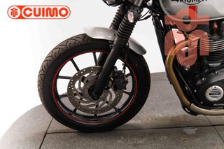 TRIUMPH STREET TWIN