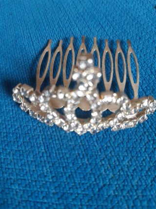 Conjunto bisutería tiara, collar y pendientes