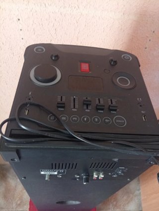 Torre de altavoces Energy Sistem Negra