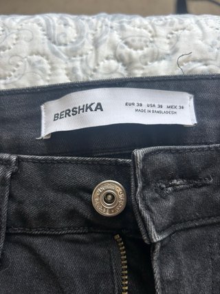 Pantalón vaquero negro hombre.