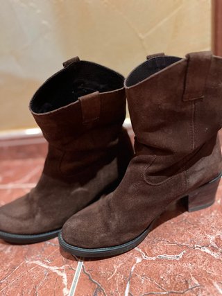 Botas de ante marrones