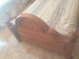 Dormitorio de dos camas y armario cajonera sinfoni