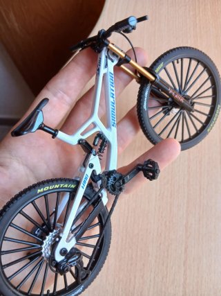 Réplica Bicicleta MTB metálica miniatura colección