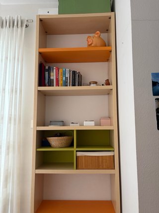 Dormitorio juvenil completo: cama, cómoda, estante