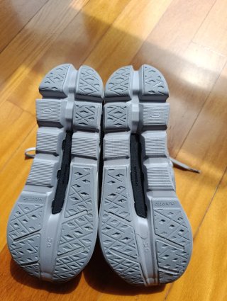 Zapatillas On Running Grises