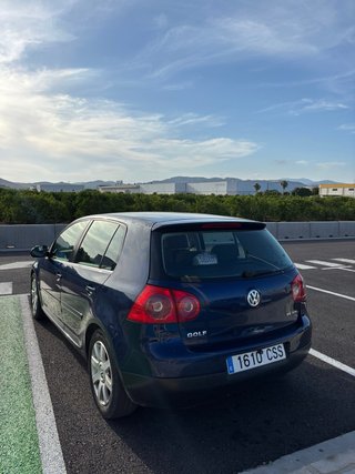 Volkswagen Golf 2004