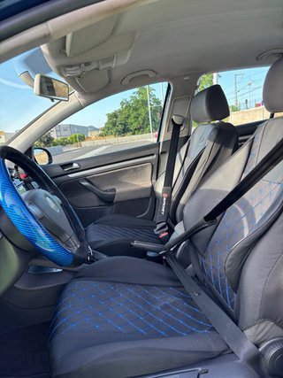 Volkswagen Golf 2004