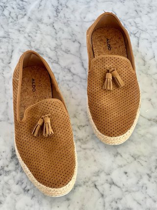 Mocasines ALDO camel borlas T.45