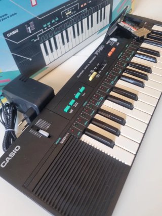 Teclado Casio PT-180