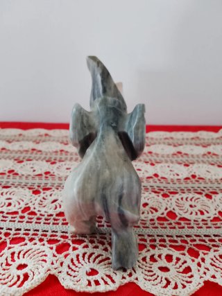 Elefante in marmo fatto a mano