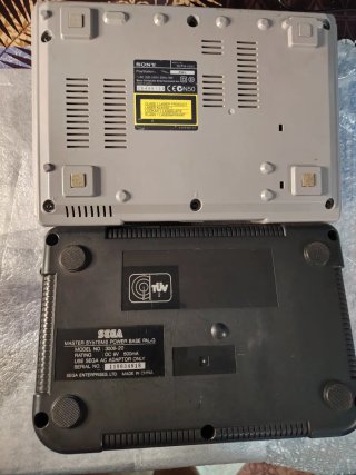 Consola Sega Master System II y PlayStation 1