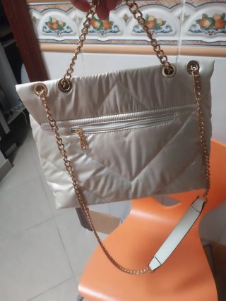 Bolso blanco acolchado