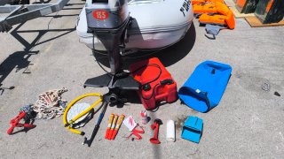 BARCA ZODIAC NEUMATICA  MOTOR Y REMOLQUE Y KIT