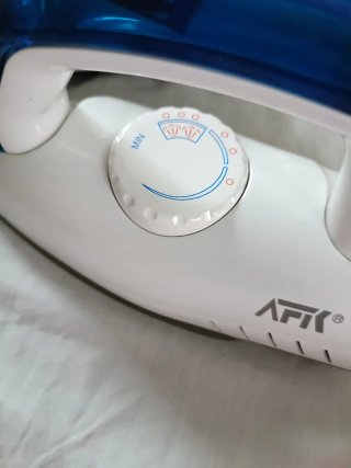 Plancha de viaje AFK compacta y plegable