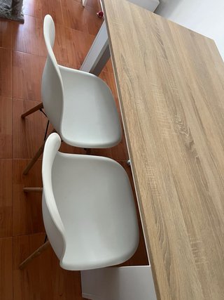 Mesa de comedor madera y/o 4 sillas blancas