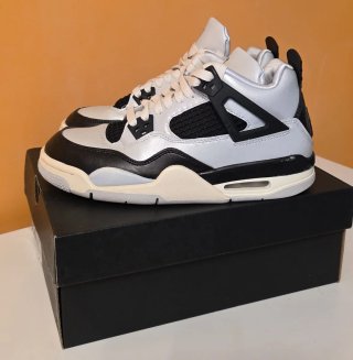Nike Air Jordan Retro 4