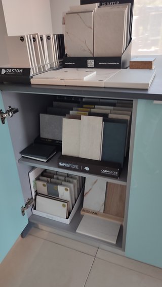 Isla de cocina  encimera ABK  inducción invisible