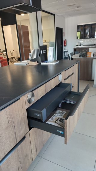 Isla de cocina  encimera ABK  inducción invisible