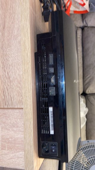 PS3 FAT + 4 Giochi + 2 Controller + Tutti i cavi