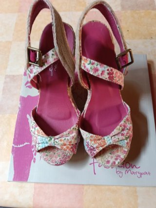 Sandalias cuña Marypaz florales