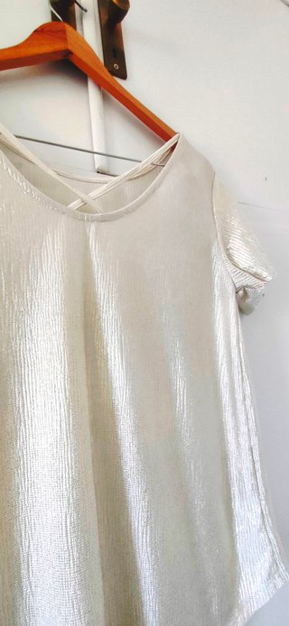Camiseta Promod brillo plateada y blanca