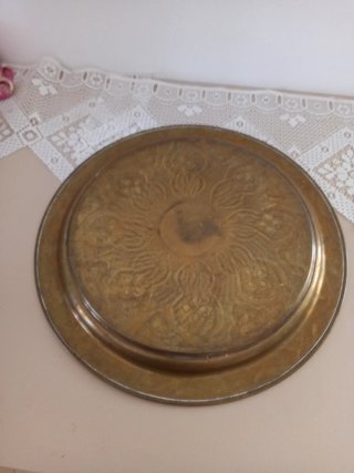 Vassoio in ottone decorato