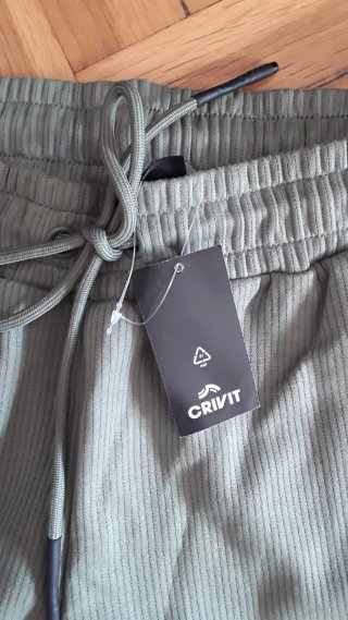 Pantalones cargo verdes nuevos con etiqueta