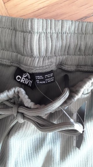 Pantalones cargo verdes nuevos con etiqueta
