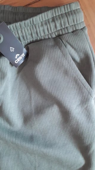 Pantalones cargo verdes nuevos con etiqueta