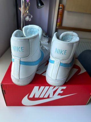 Nike Blazer Mid '77 Blancas y Azules
