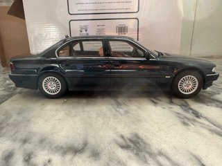 BMW 750iL E38 Otto 1:18 Azul Oscuro