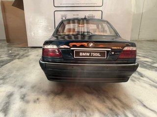 BMW 750iL E38 Otto 1:18 Azul Oscuro