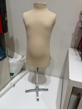 Maniquí Busto Infantil . 4 grandes,5 pequeños.
