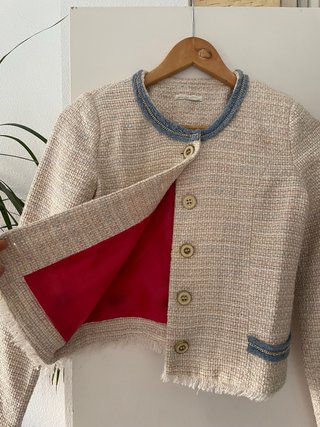 Chaqueta tweed beige y azul